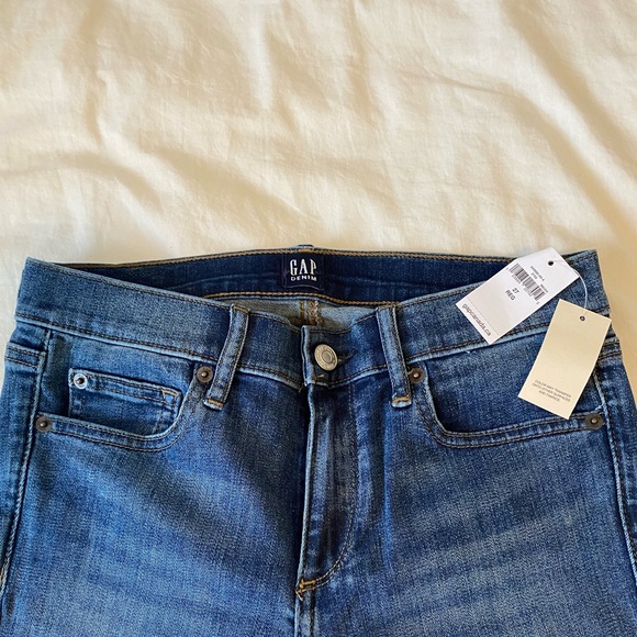Gap True Skinny jeans. Size 27, blue. - Picture 2 of 6